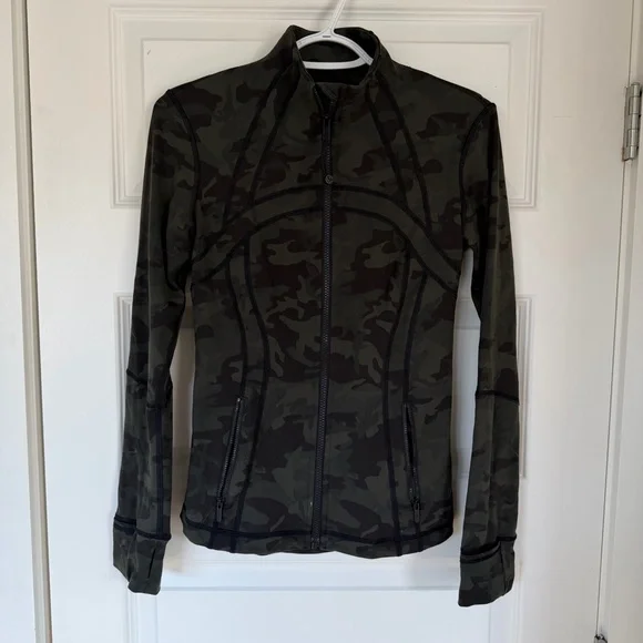 lululemon athletica Camouflage Zip Up Jacket - Picture 1 of 3